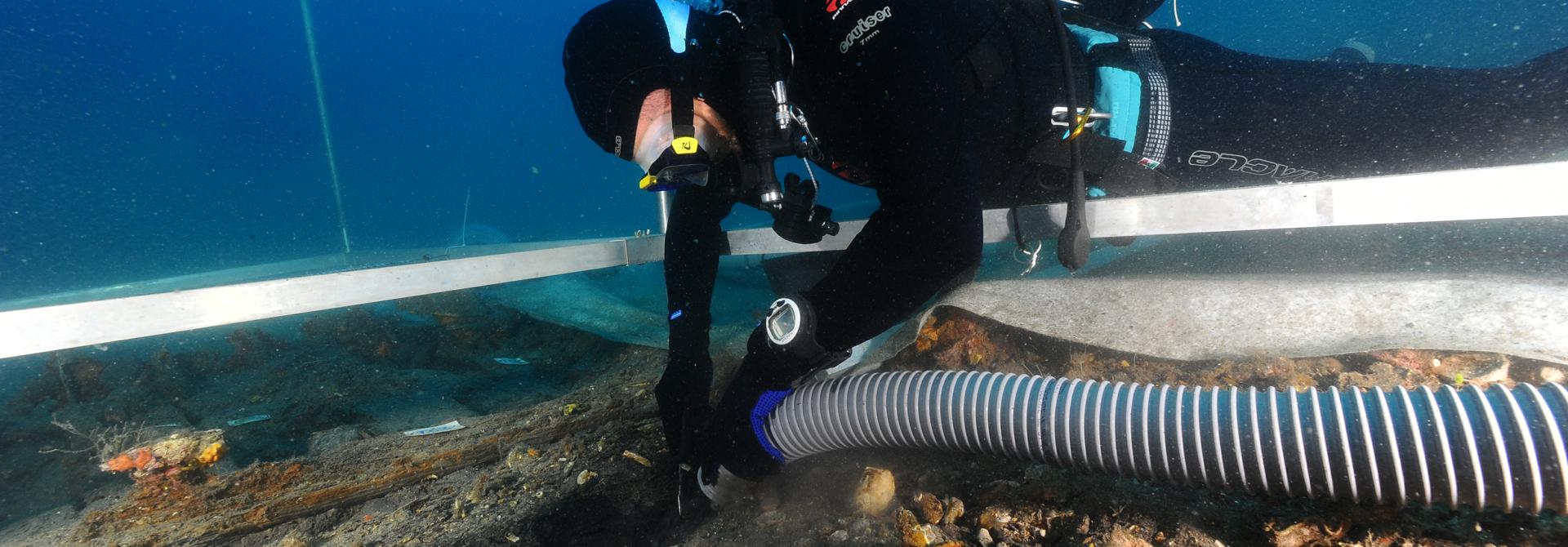 Gnalić-Restarting the project in 2012 confirmed the great archaeological potential of the site. The well-preserved hull remains fascinated the researchers. (Photo: Marino Brzac)