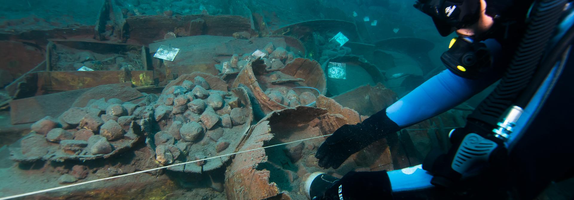 Gnalić-Small barrels from the cargo of Gagliana grossa, sunk in 1583 near the islet of Gnalić, contained ingots of white lead (lead carbonate, cerussite), the most precious white pigment. (Photo: Sebastian Govorčin)